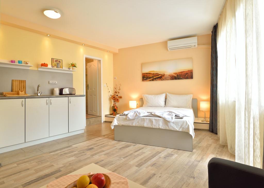 Central Studio #3 Burgas Екстер'єр фото