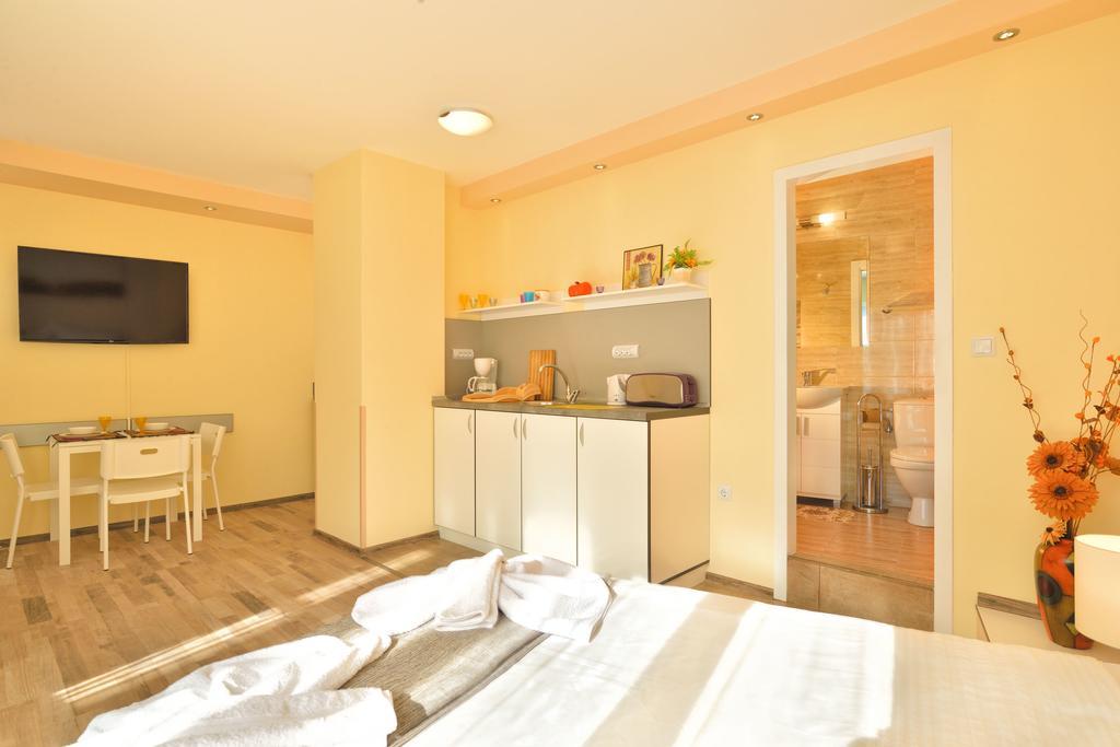 Central Studio #3 Burgas Екстер'єр фото